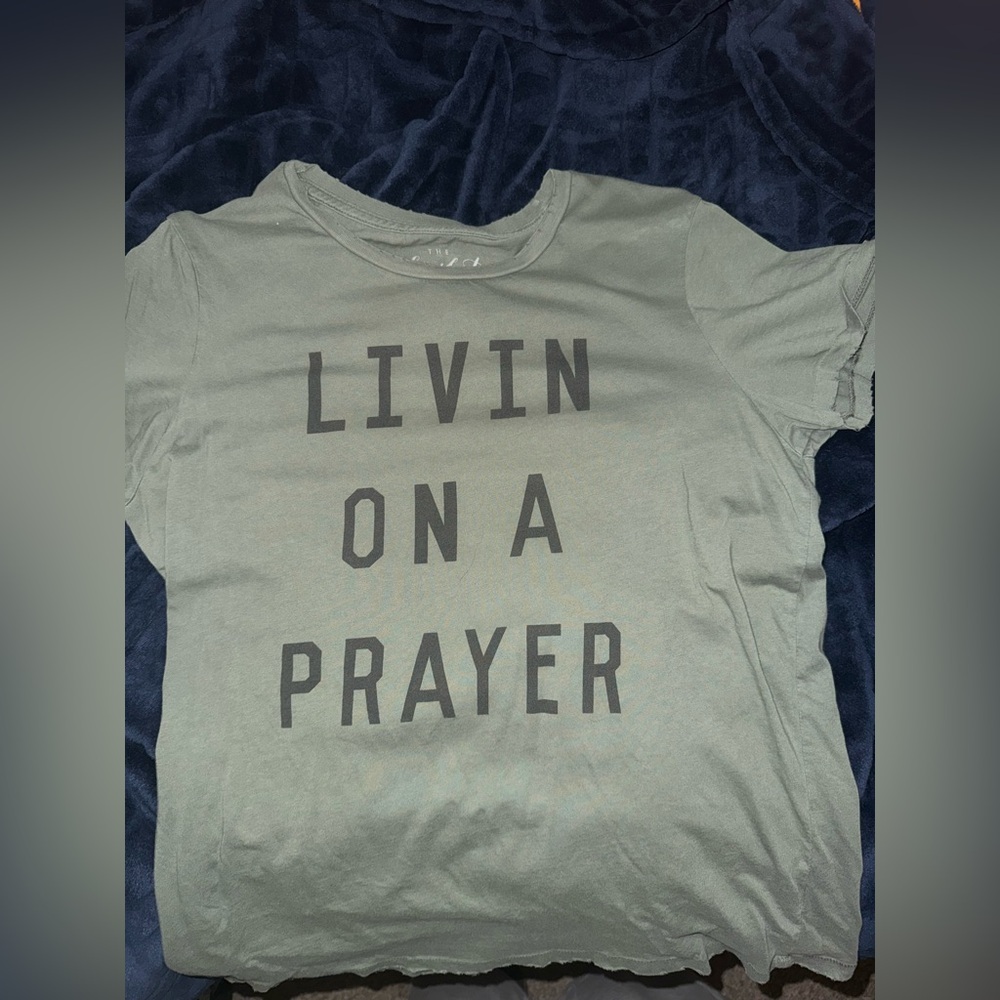 Green “Livin on a prayer” t-shirt
